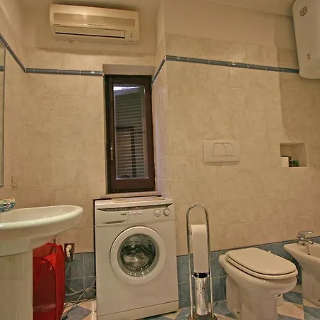 Parione Apartment *